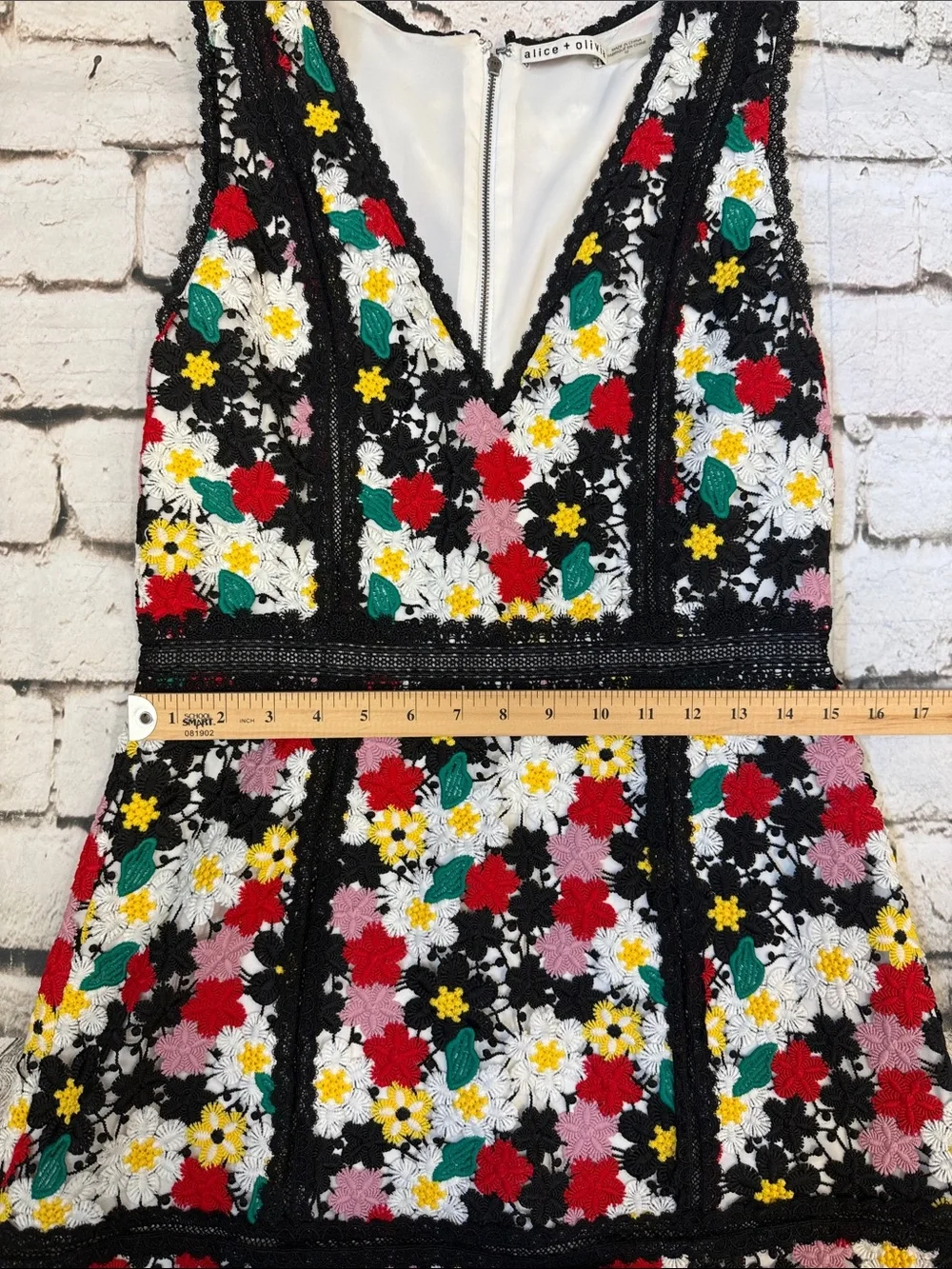 Alice + Olivia good preowned